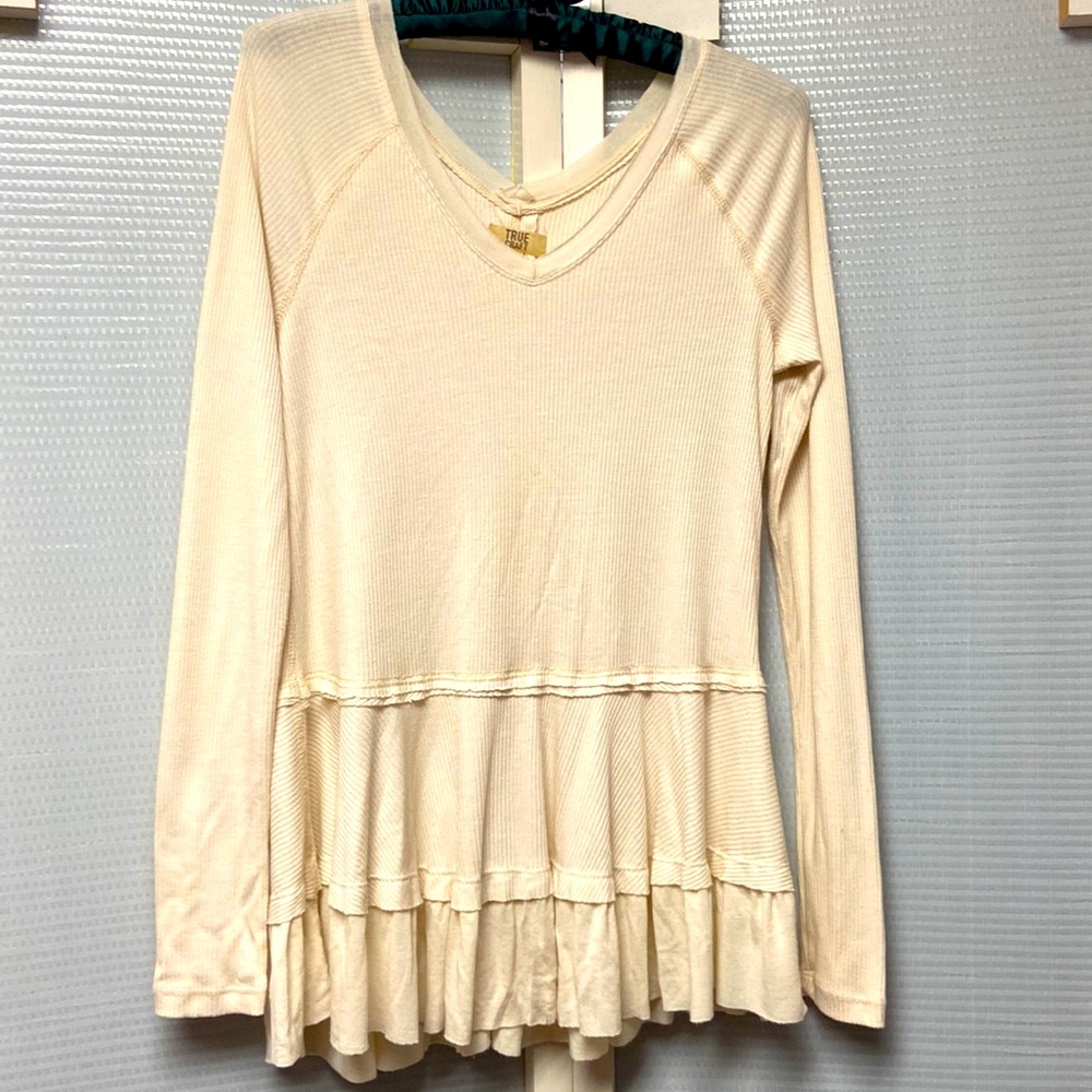 Ruffle Bottom oversized Womens top New without tags Size S